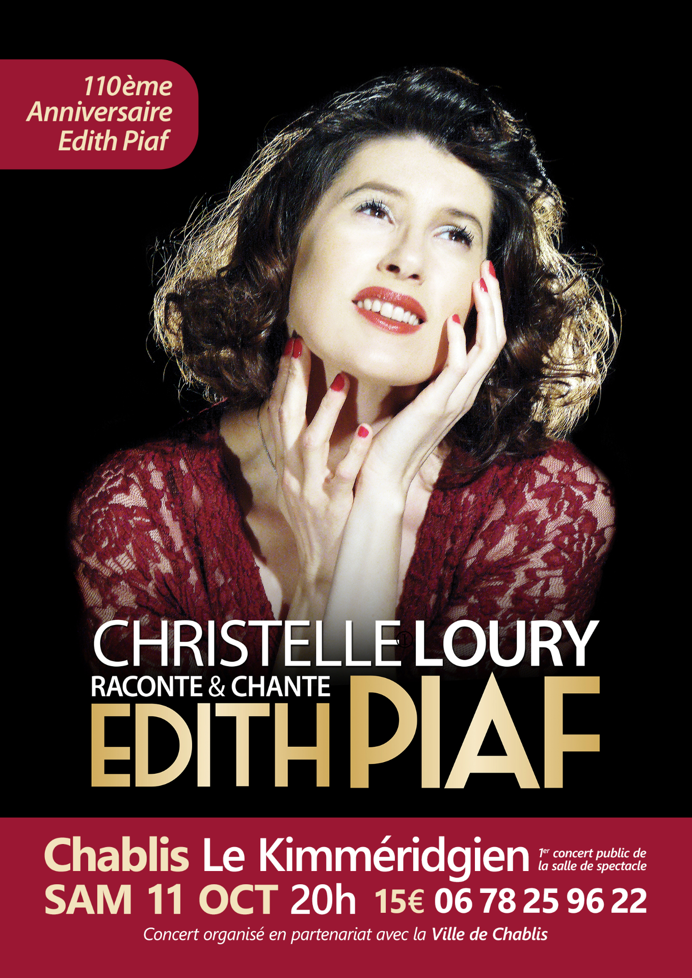 affiche sur fond noir photo portrait de l'artiste portant un haut rouge en dentelle